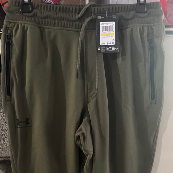 Under Armour Other - Under Armour Green Joggers with Zippered Pockets